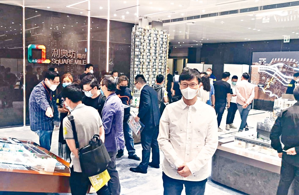 恒基韓家輝指，利奧坊．曦岸首日收約200票，錄超購1倍。
