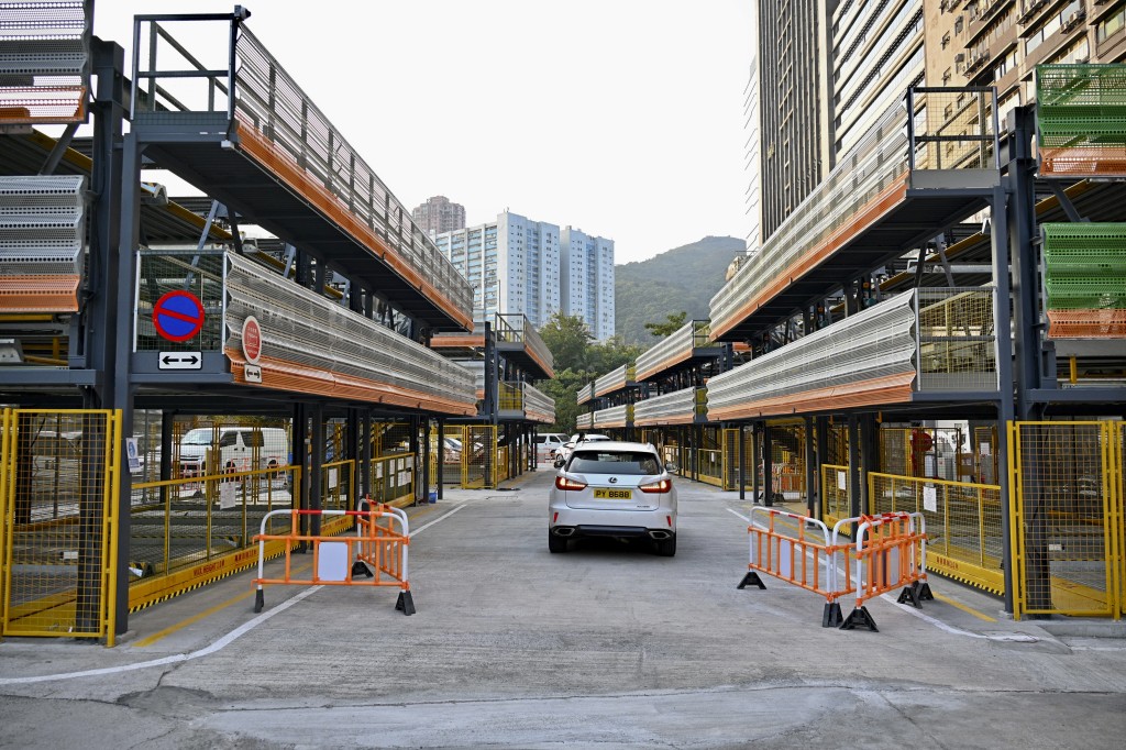 荃湾海盛路外「利华士」户外智能停车场为首个自动泊车系统项目。资料图片