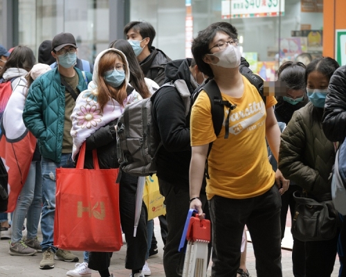 市民排隊購買口罩。資料圖片