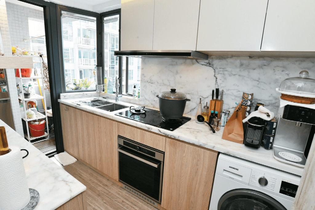 厨房设有簇新厨柜，设备齐全，下厨环境舒适。