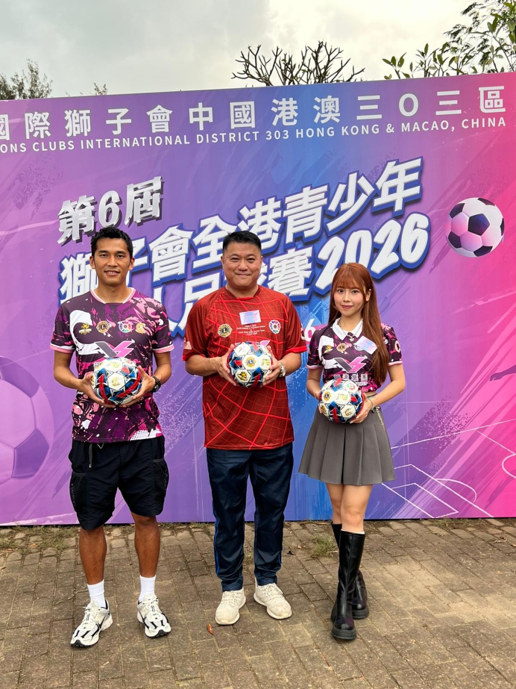 吳梓清擔任大使。