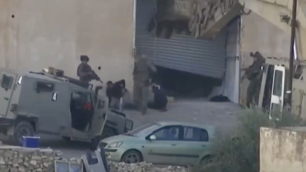 以軍冷血處決巴勒斯坦男子畫面曝光。 X@bteslem