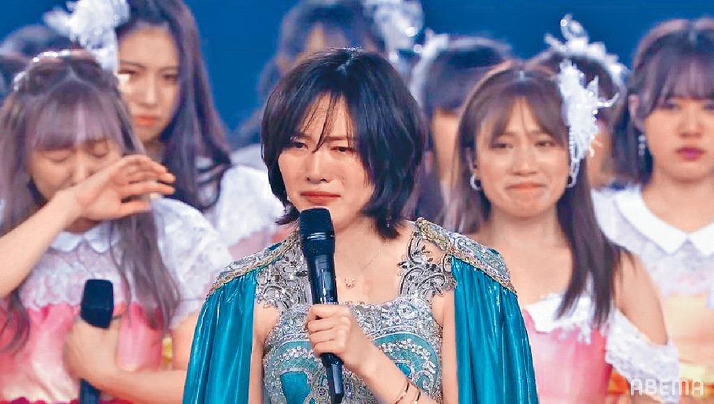 ■珠理奈在最後一場畢業騷感動落淚。