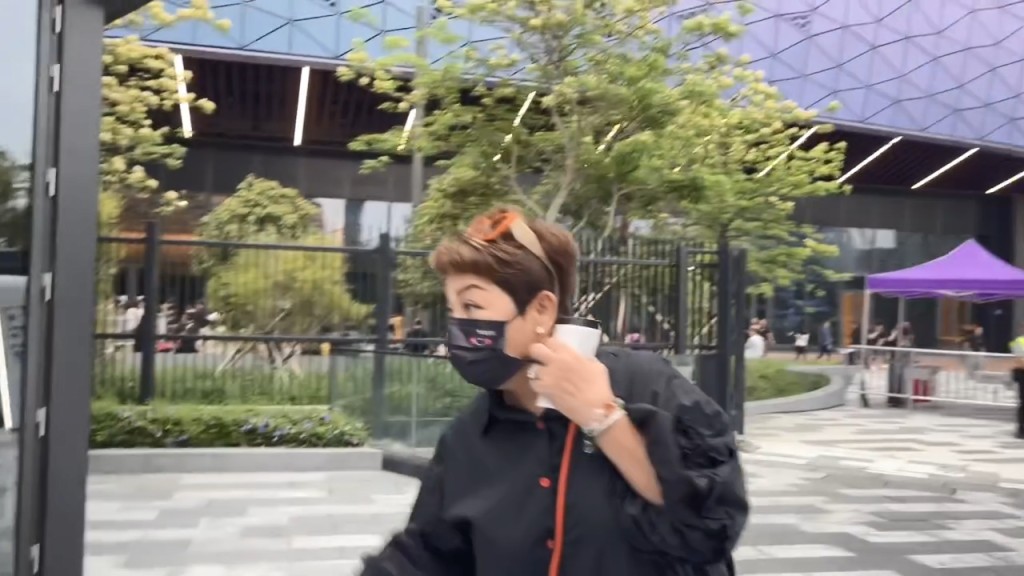 肥媽早前到啟德主場館睇謝霆鋒演唱會。 肥媽早前到啟德主場館睇謝霆鋒演唱會。