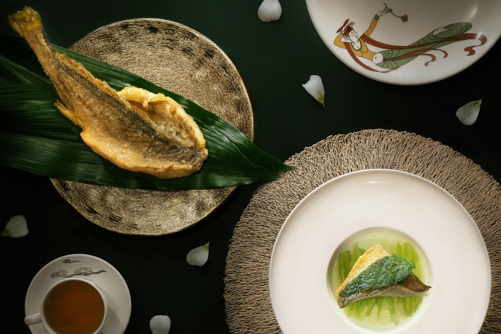 酥炸黄花鱼及米皇浸黄花鱼。 酥炸黄花鱼及米皇浸黄花鱼。