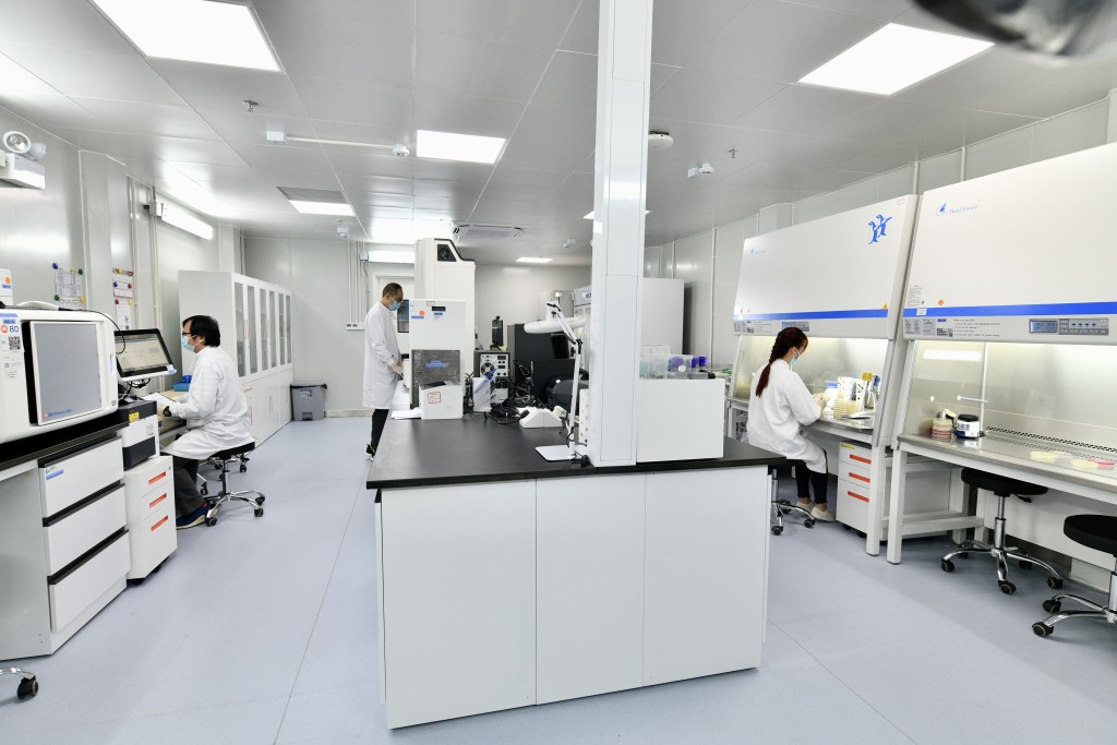 河套醫院過去兩年多陸續開展睡眠測試、微生物化驗及化學病理檢驗等服務。 河套醫院過去兩年多陸續開展睡眠測試、微生物化驗及化學病理檢驗等服務。