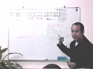 苏民峰在官网总结其教学生涯：「在这三十年，看见从当初教学之时，大部分学生皆比我年长，至近年大部分学生都比我年幼，就知道光阴已悄悄地溜走。 」
