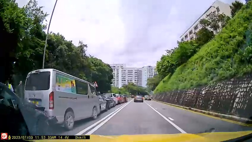 清水灣道今早發生9車相撞意外。網上片段截圖