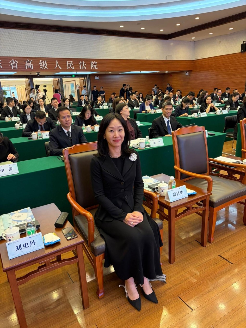 香港大律師公會副主席薛日華資深大律師指研修班由律政司、法官及大律師三方合作講解,體現香港法治核心精神。 香港大律師公會副主席薛日華資深大律師指研修班由律政司、法官及大律師三方合作講解,體現香港法治核心精神。
