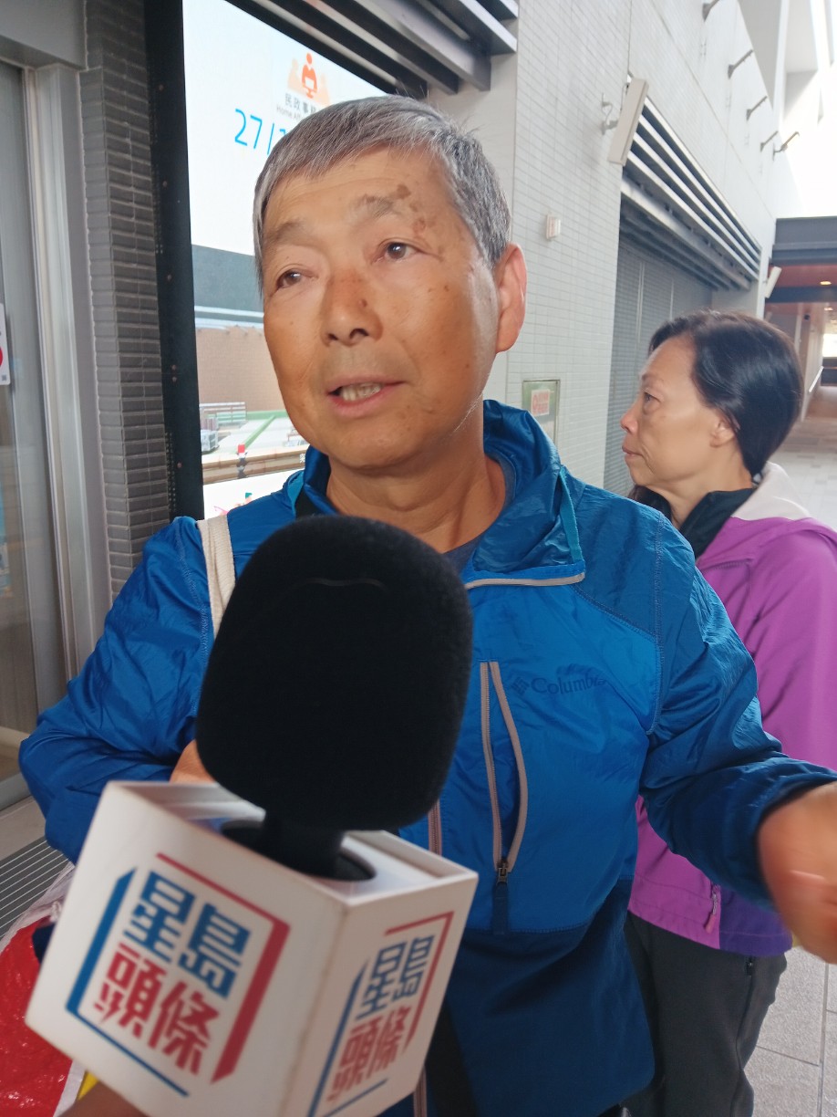 陳先生陳太到來尋找朋友。 陳先生陳太到來尋找朋友。