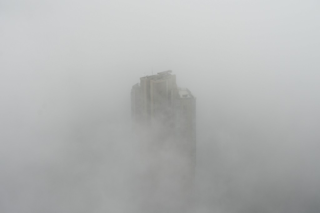 本港今早有雾。（欧乐年摄）