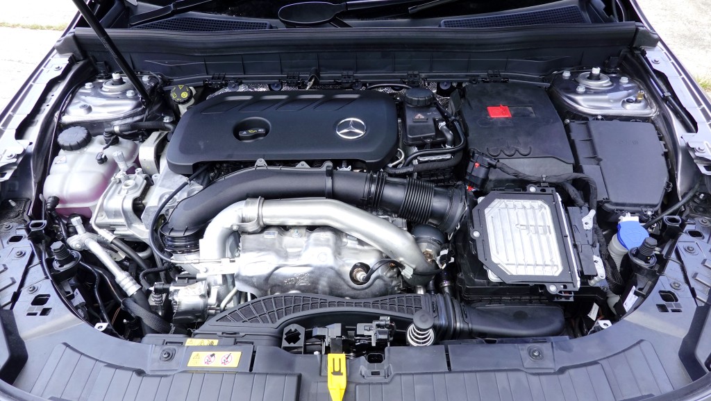 平治改良新版GLB250 4Matic七座位SUV，2公升直四Turbo引擎輸出馬力224ps、扭力350Nm。