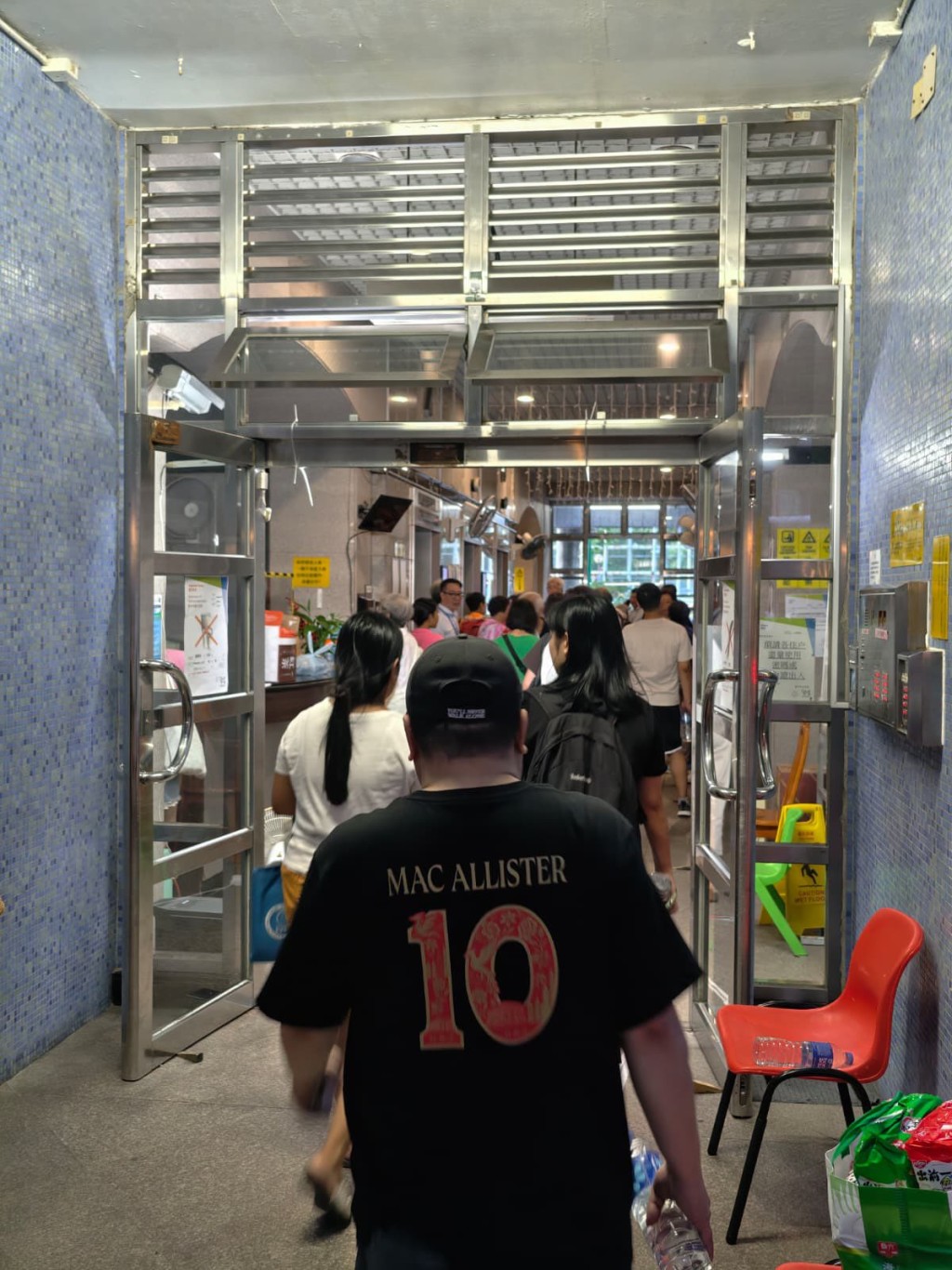 大廈下午6時半前已經恢復電力及供水。FB:民政事務總署 大廈下午6時半前已經恢復電力及供水。FB:民政事務總署
