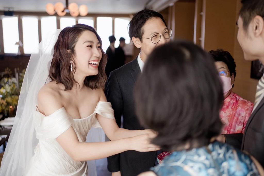 4月29日姜麗文在社交網貼出婚宴相。  ​