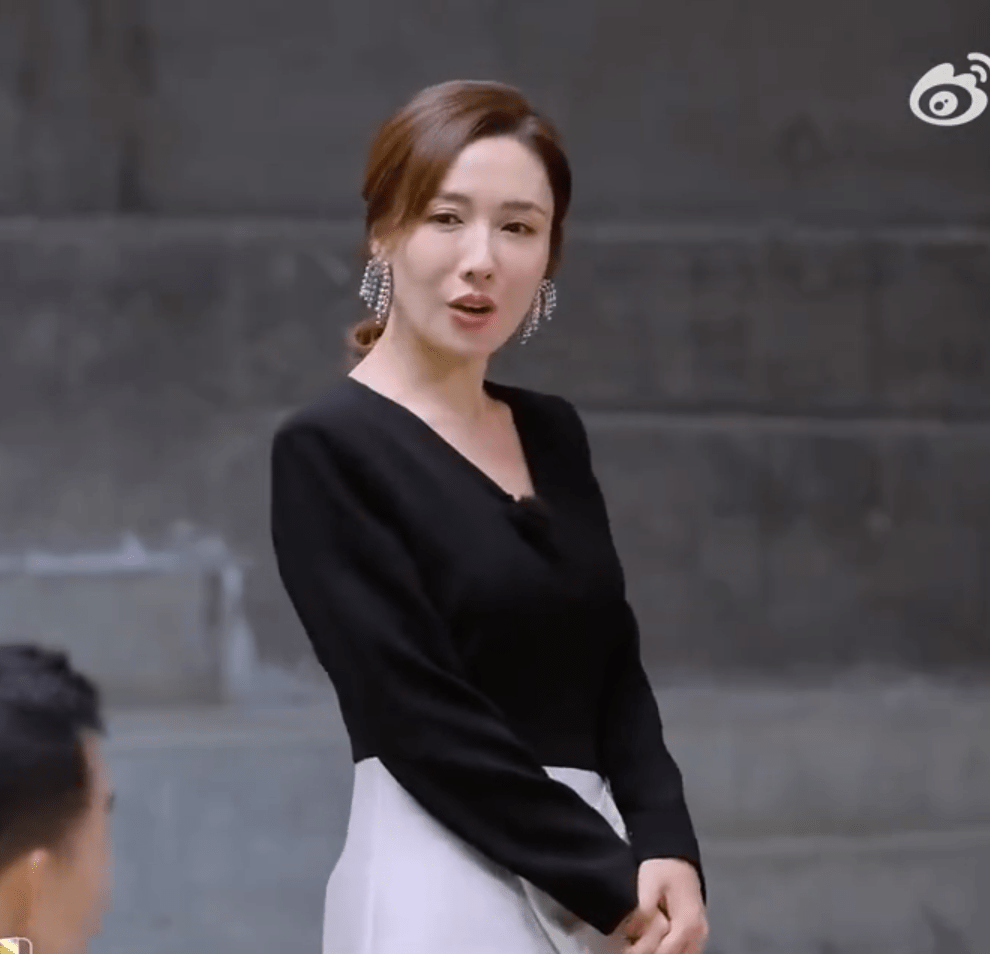 李施嬅憶起當年發現前男友出軌，但還要裝作沒事，令不少網民聞言也為她感到心痛。