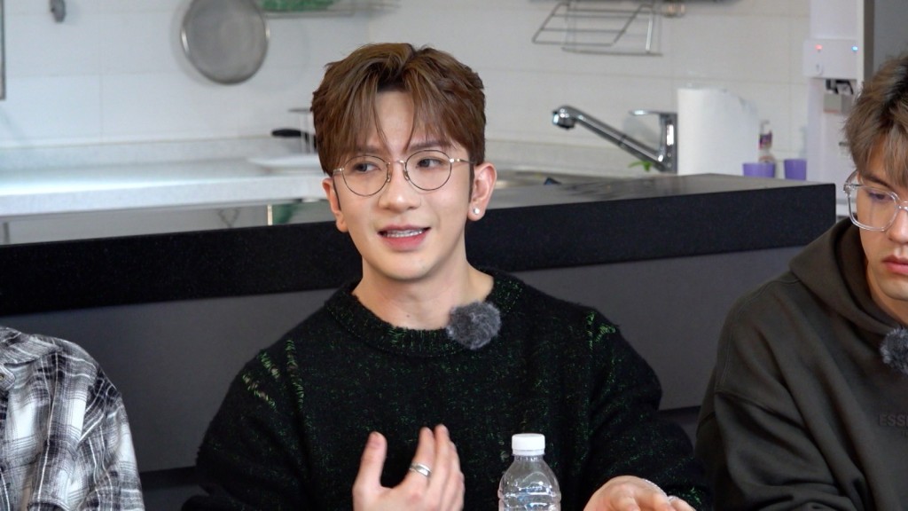 Anson Lo︰「上到台眼神唔好私私縮縮。」