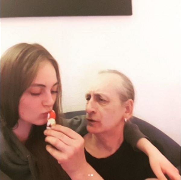 泰希曼常在Instagram上曬出兩人的照片。(互聯網圖片)