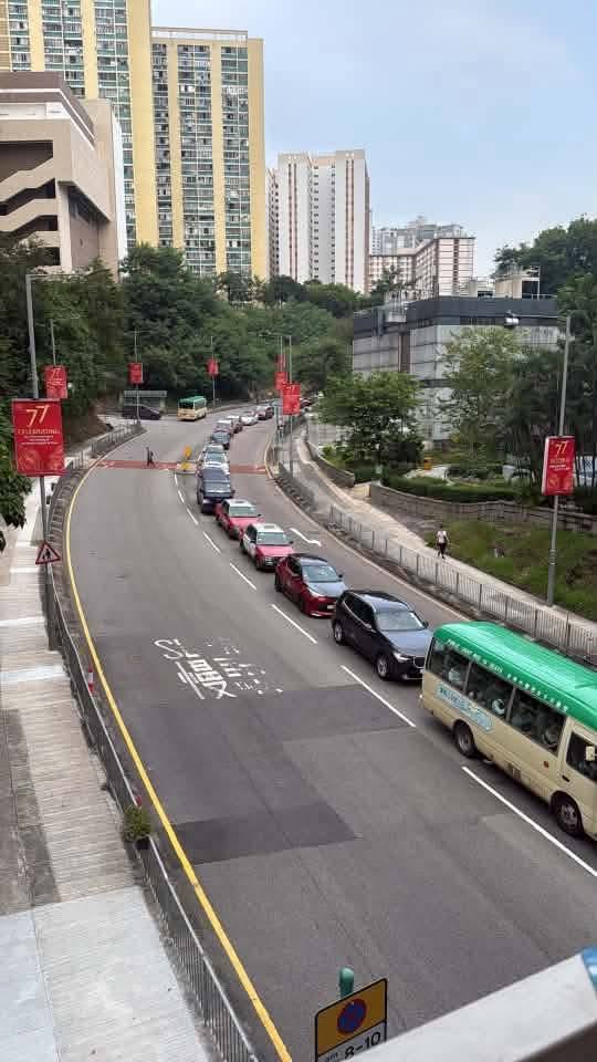 交通擠塞現車龍。網上圖片 交通擠塞現車龍。網上圖片