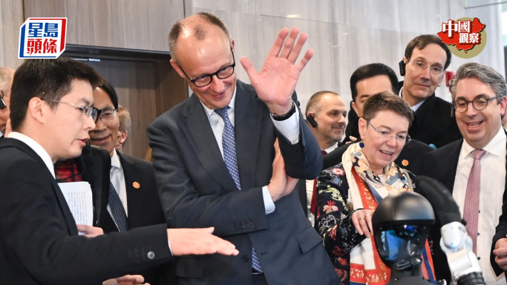 2月26日，德国总理默茨在浙江杭州参访中国机器人企业宇树科技。中新社