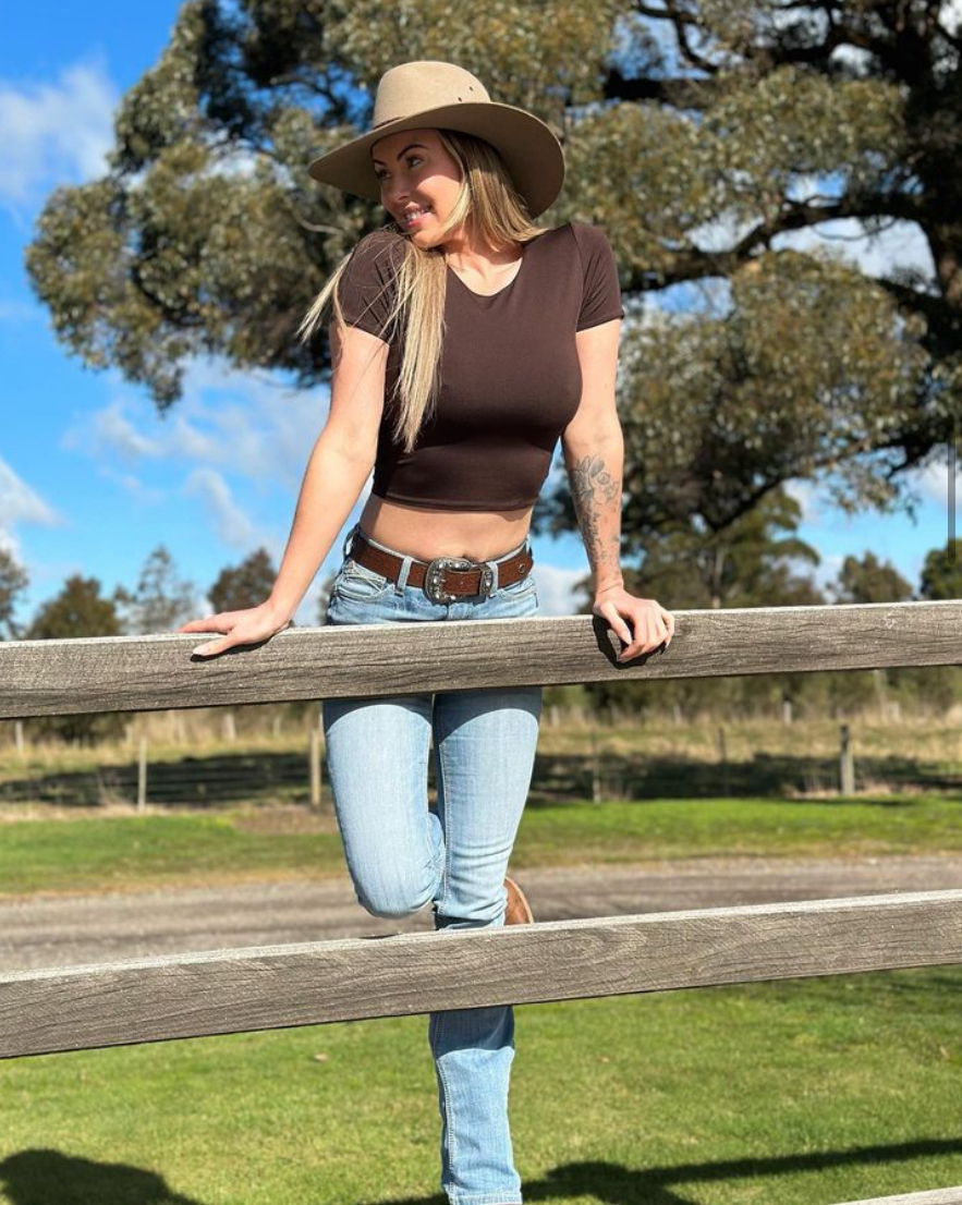 布鲁克斯（Honey Brooks）来自澳洲农村，曾在牧场取景拍摄。Instagram