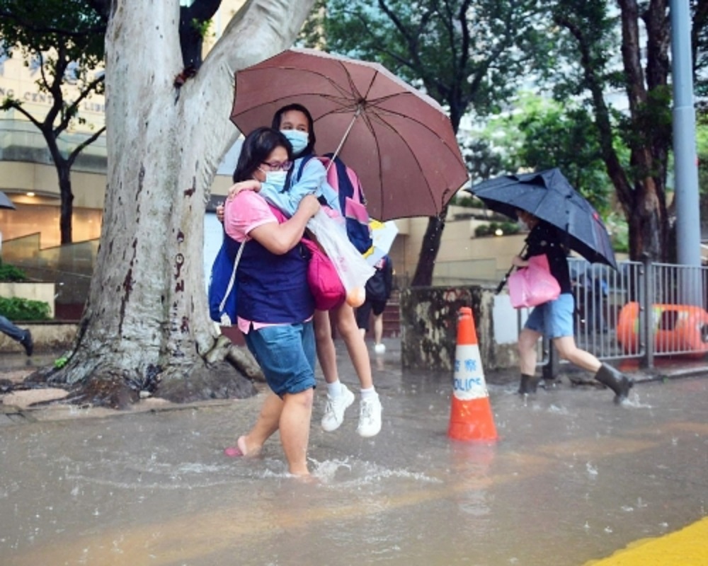 教育局宣布全港學校今日停課。資料圖片