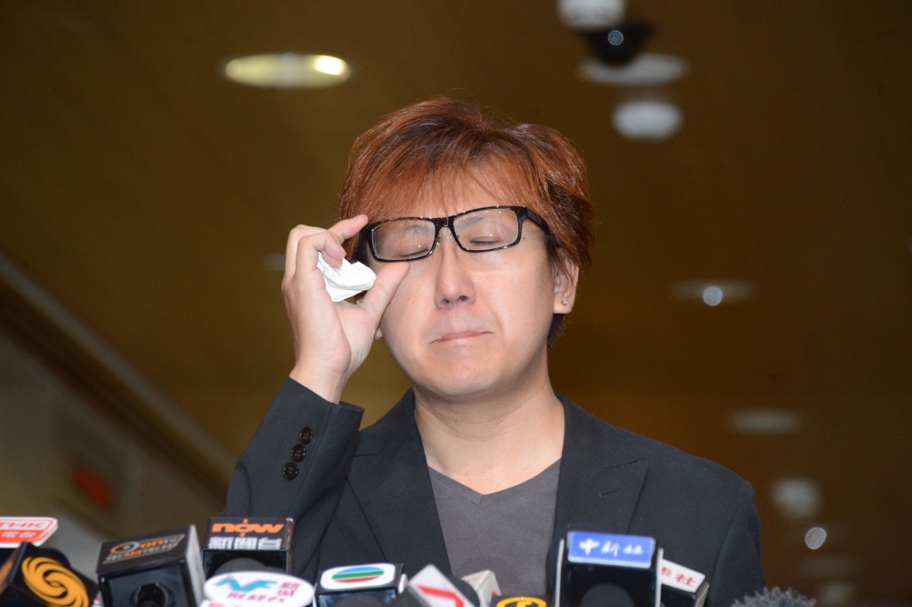 謝志堅於事發後多年,一直為亡弟謝廷駿討公道。資料圖片 謝志堅於事發後多年,一直為亡弟謝廷駿討公道。資料圖片