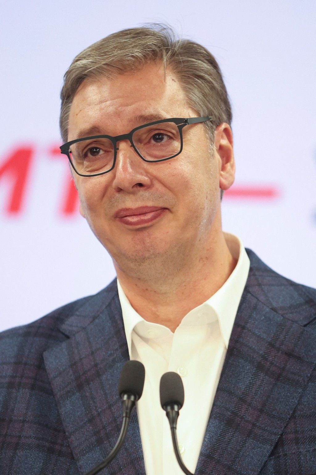 总统武契奇承认由其主导的选举联盟落败。路透社