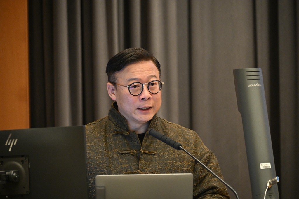 律政司副司長張國鈞致辭時，以晚清官員杜鳳治的日記為切入點，與出席者分享歷史的新視角，傳遞了關於歷史細節的重要性。蘇正謙攝