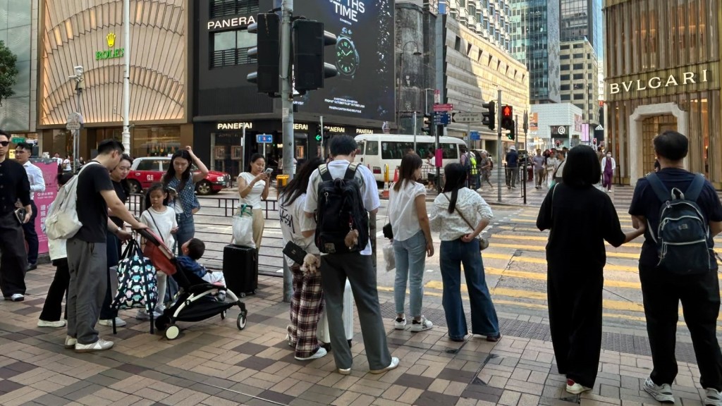 國慶黃金周｜廣東道現購物人流