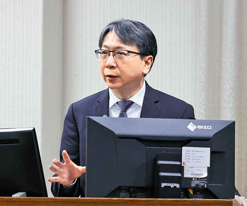 台灣的國安局長蔡明彥昨天在立法院答詢。