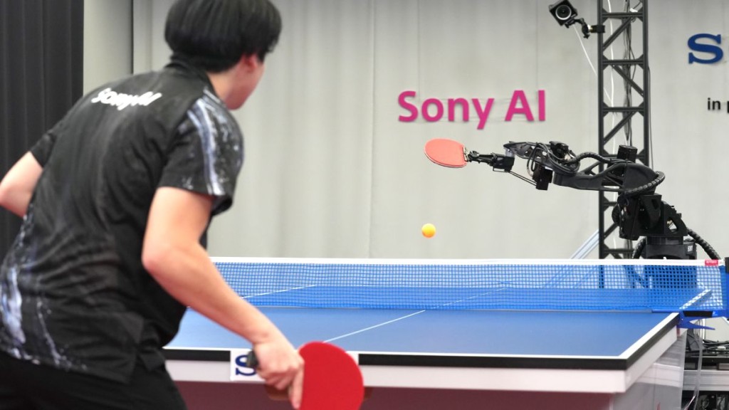 SONY 開發AI機械人與職員乒乓球手對戰。美聯社