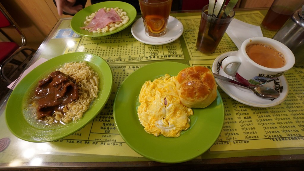 曲奇皮蛋挞、牛油菠萝包、叉烧太阳蛋饭等也是店内招牌美食（图片来源：王艾伦冒险日记）