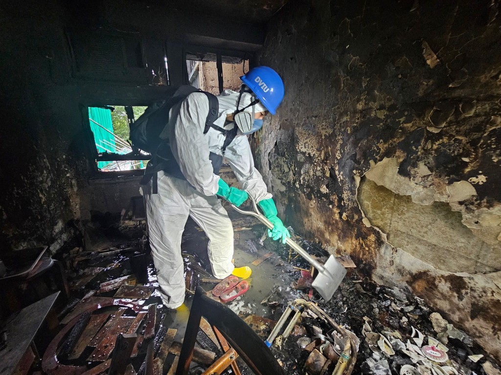 大火後一片狼藉。香港警察FB