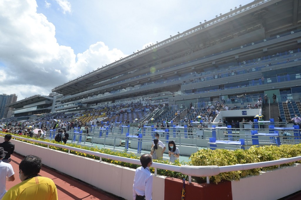 國慶賽馬日投注紀錄達16.3億元。資料圖片