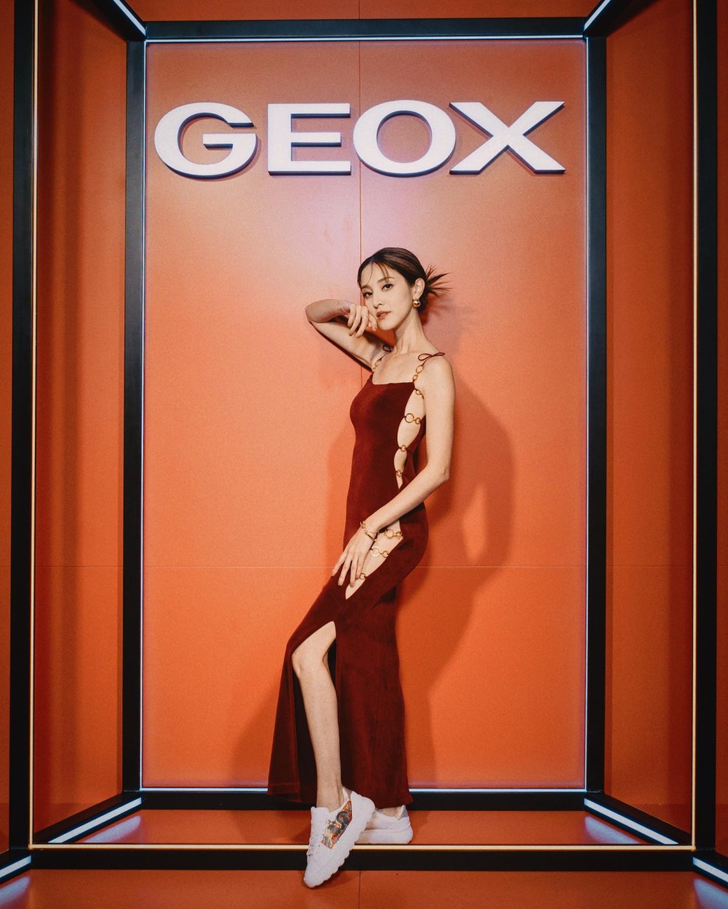 陳凱琳曾於IG晒出穿上火紅連身裙的照片，自爆引老公不滿。