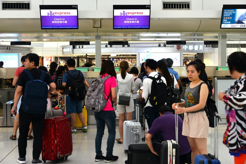 香港快運推「靈活飛」起飛前3小時前無限次改機票。資料圖片