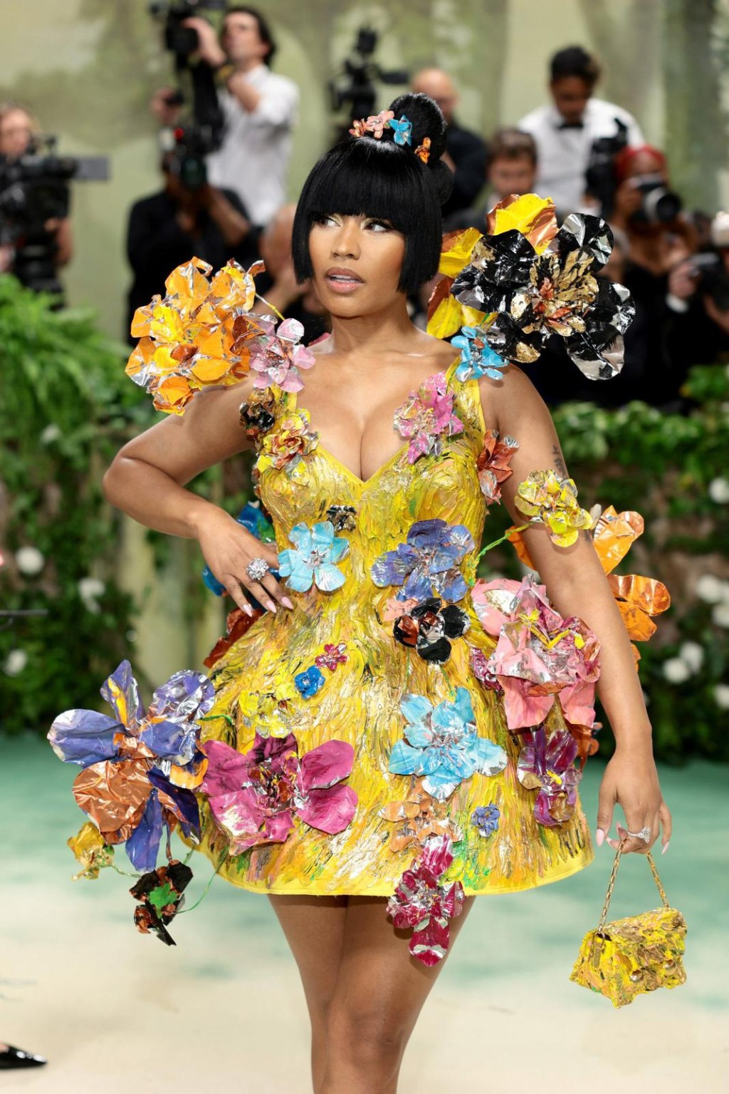 Nicki Minaj的花花世界look獲不少美媒選為最佳衣着。