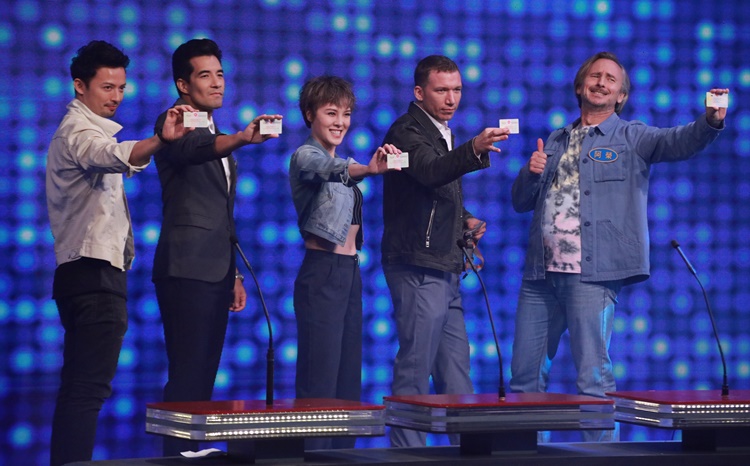 香講隊由由河國榮、易宇航、何慈茵、古天祥及結他手Ronny組成。