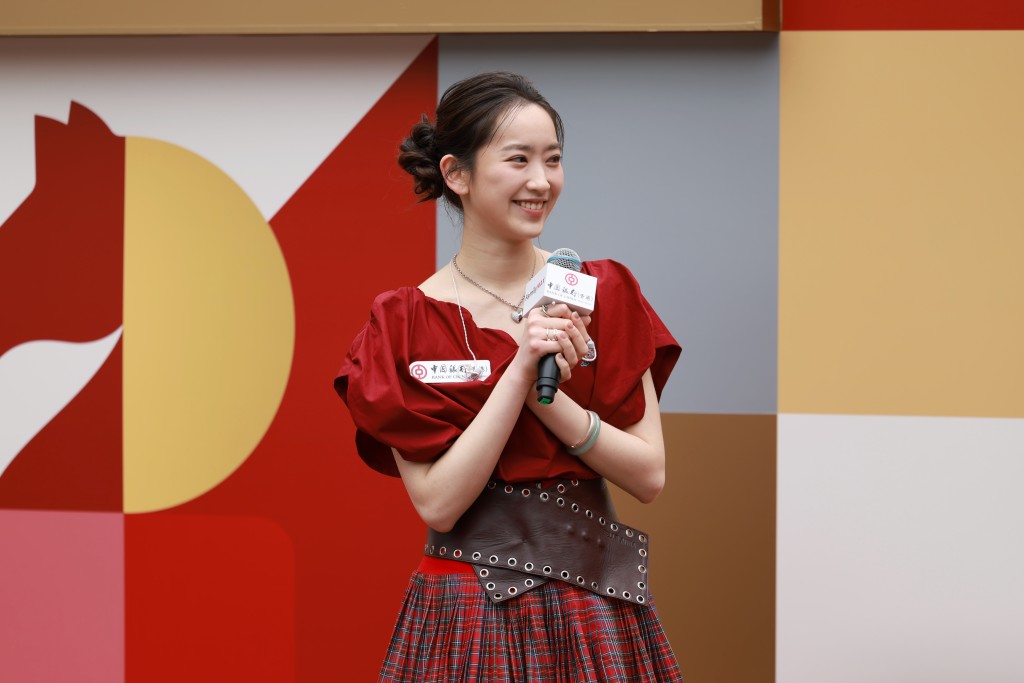 自小才學兼優的Ashley表示媽咪對她的成長真的好重要。憶童年成長感觸 全靠媽咪支持發掘熱情