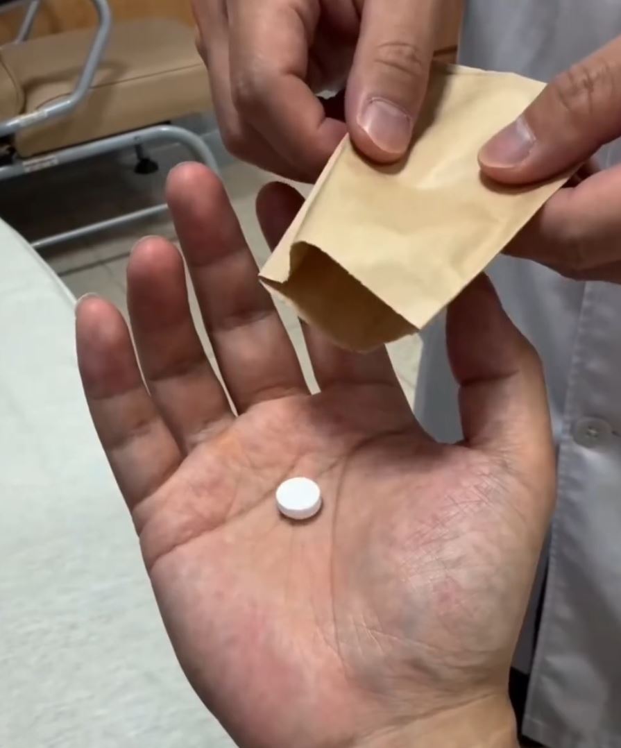 李先生因难得请到假，在5日间做了5项手术，事后坦言极难受。