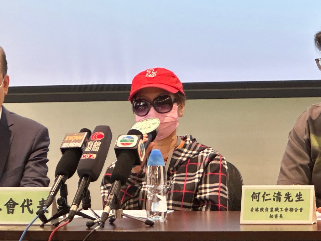 陳小姐從事餐飲業十多年,指行業聘用外勞非常嚴重。曾卓琳攝 陳小姐從事餐飲業十多年,指行業聘用外勞非常嚴重。曾卓琳攝
