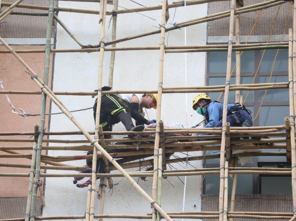 一名男工人在棚架工作期間意外墮斃。資料圖片