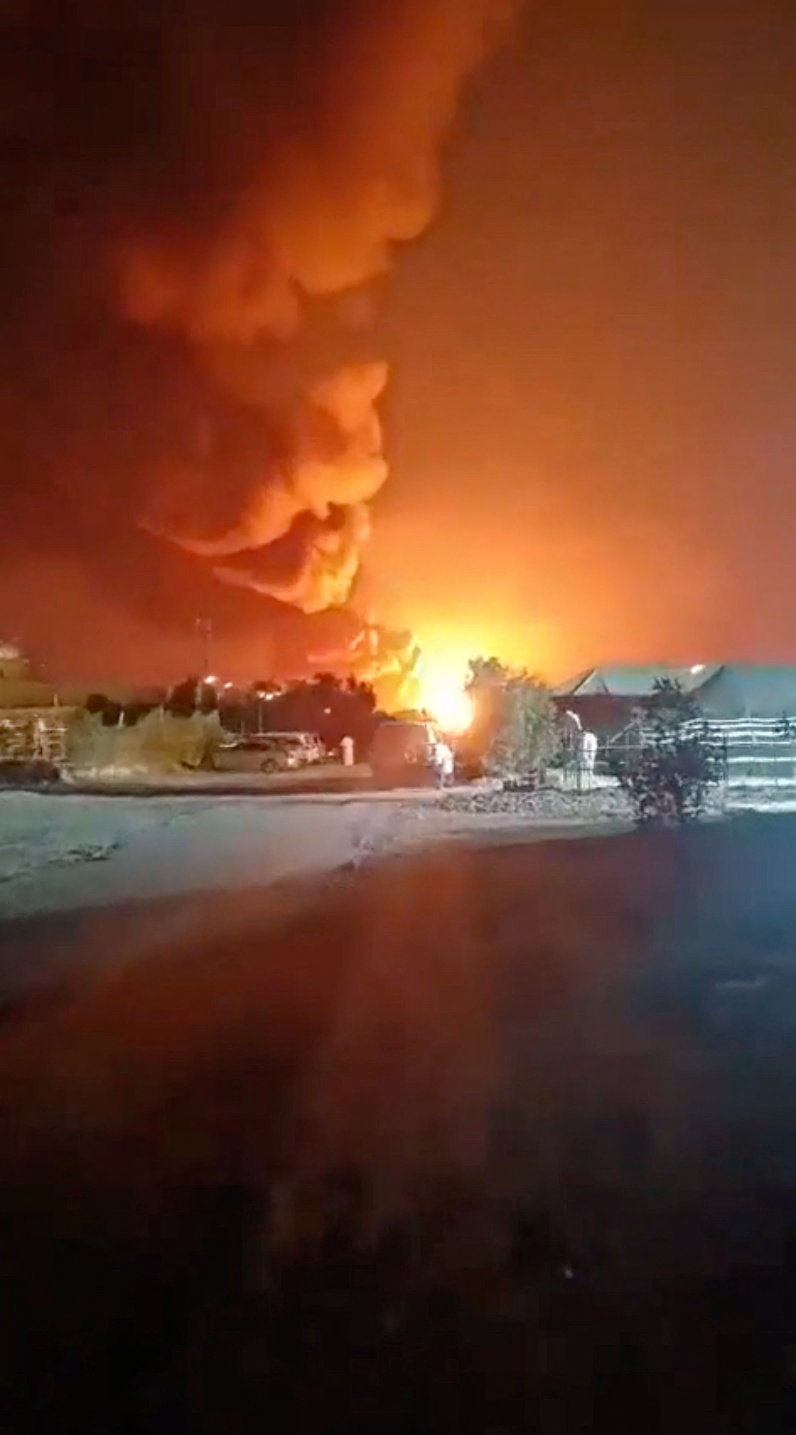 科威特一个空军基地3月曾遭袭击，爆炸起火。路透社