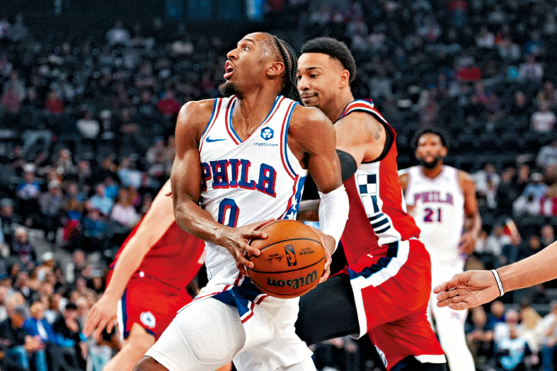 快艇（紅衫）不敵76人。