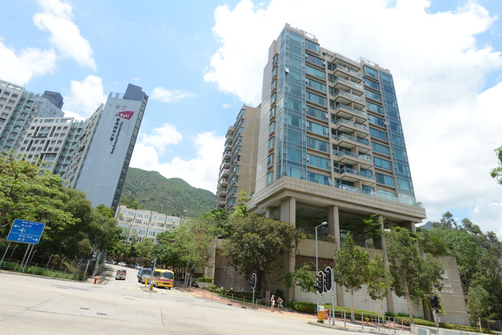 畢架山峰外貌。
