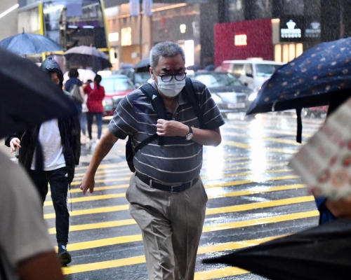 明天初時雨勢有時頗大。海有湧浪。