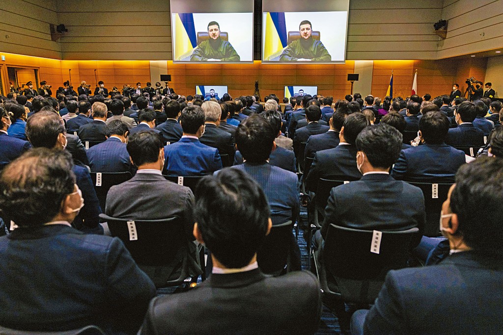 乌克兰总统泽连斯基昨日在日本国会发表视像演讲，对日本立即向乌克兰伸援手表达谢意，希望日本继续对俄罗斯经济制裁。