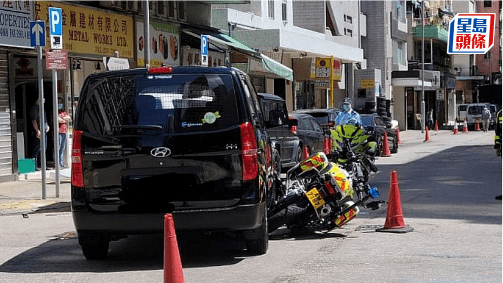當日意外造成輕型貨車車頭損毀。資料圖片