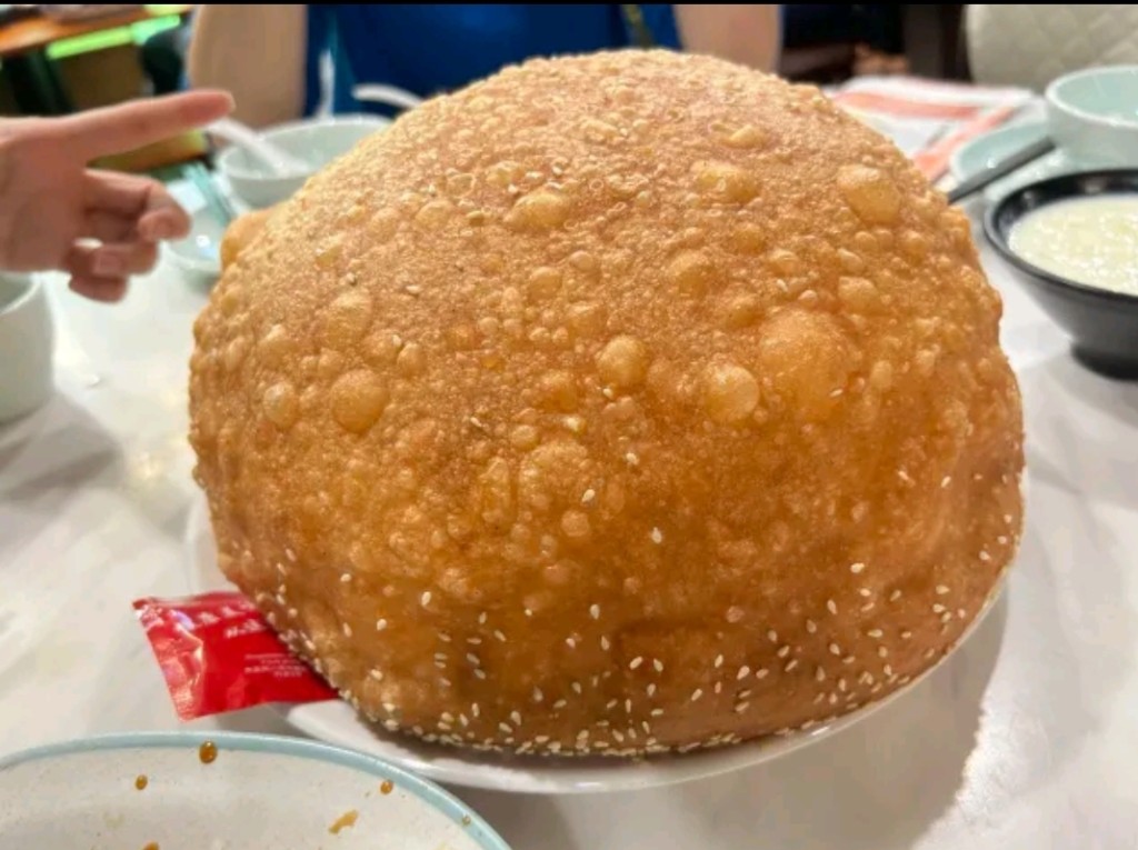 廣州丘大6仔記餐廳打卡美食鵬舉鹹煎大餅。（圖片來源：Trip.com＠睿紓）