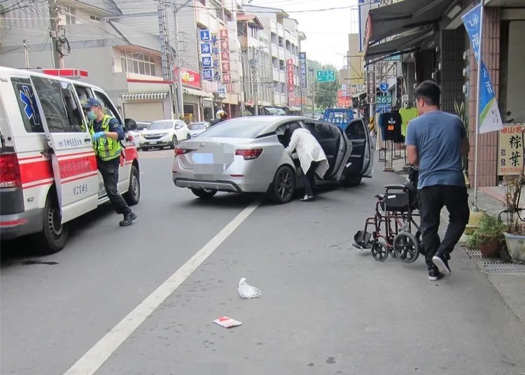 104歲人瑞散步時被後來車撞飛身亡。